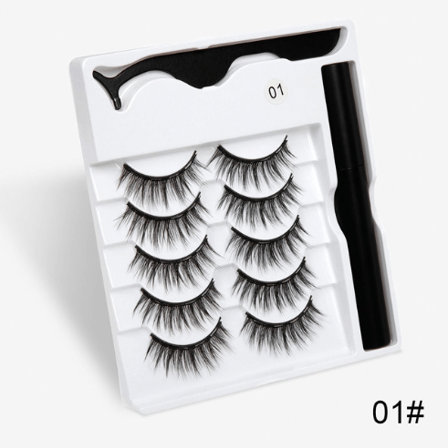 A Pair Of False Eyelashes With Magnets In Fashion Rswank