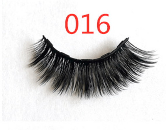 A Pair Of False Eyelashes With Magnets In Fashion Rswank