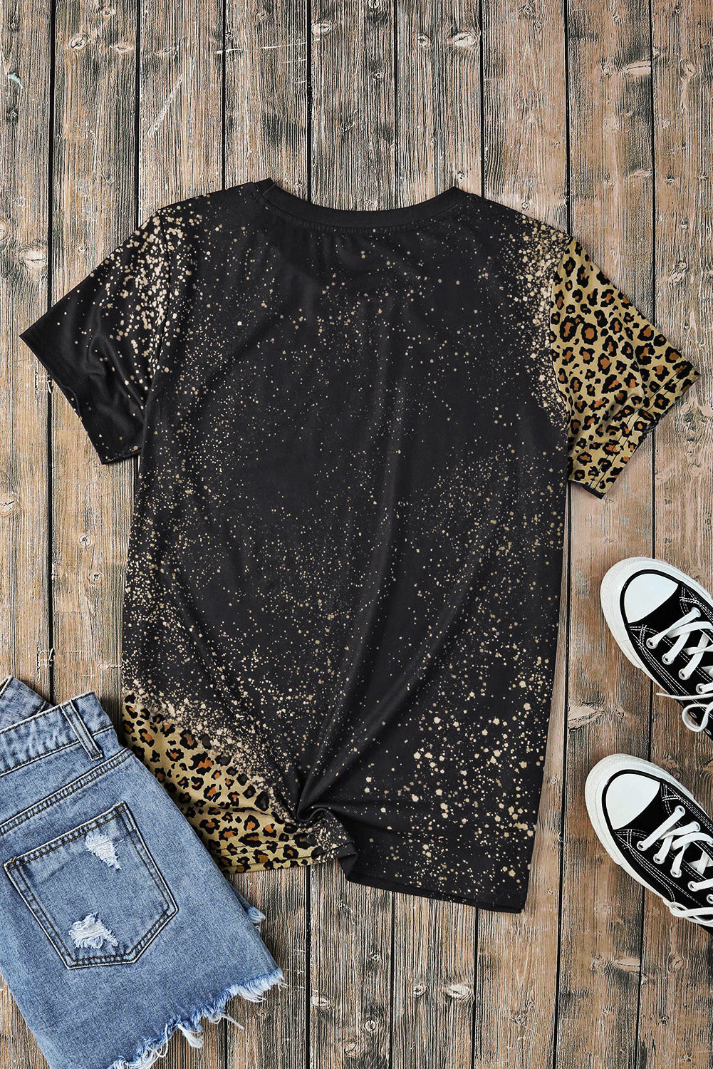 PLAY SOMETHING COUNTRY Graphic Leopard Tee
