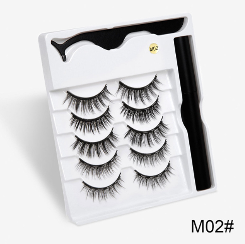 A Pair Of False Eyelashes With Magnets In Fashion Rswank