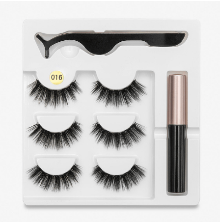 A Pair Of False Eyelashes With Magnets In Fashion Rswank