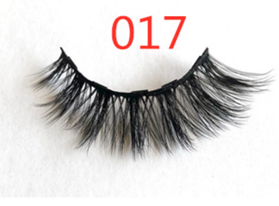 A Pair Of False Eyelashes With Magnets In Fashion Rswank