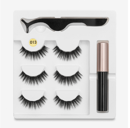 A Pair Of False Eyelashes With Magnets In Fashion Rswank