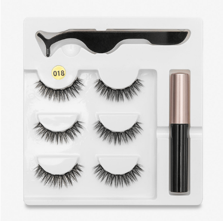 A Pair Of False Eyelashes With Magnets In Fashion Rswank